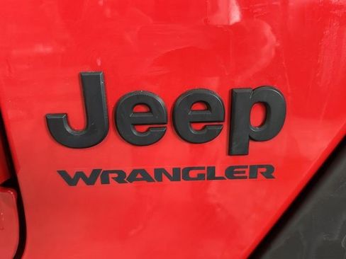 Used 2022 Jeep Wrangler Sport S image 31