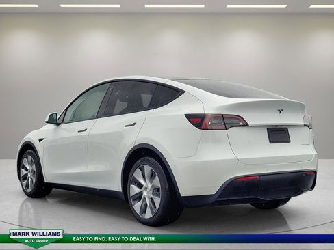 Used 2022 Tesla Model Y Long Range AWD/4WD image 6