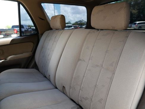 Used 2002 Toyota 4Runner SR5 RWD image 8