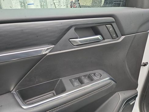 Used 2025 GMC Acadia Elevation image 15