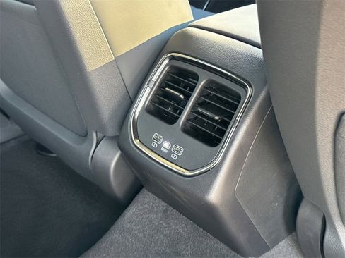 New 2025 VinFast VF 8 Plus image 18