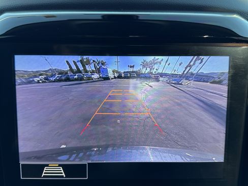 Used 2021 Chevrolet Traverse LT image 28