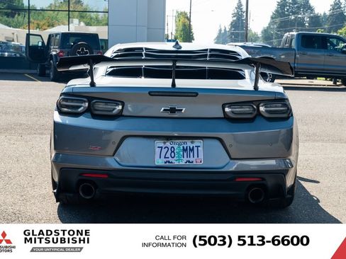 Used 2019 Chevrolet Camaro SS RWD image 6