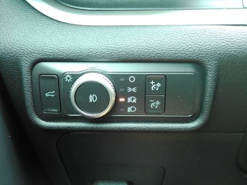 Used 2021 Ford Explorer XLT w/ Equipment Group 202A AWD/4WD image 37