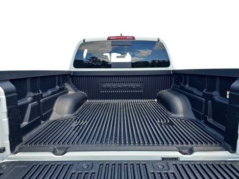Used 2025 Nissan Frontier SV RWD image 28