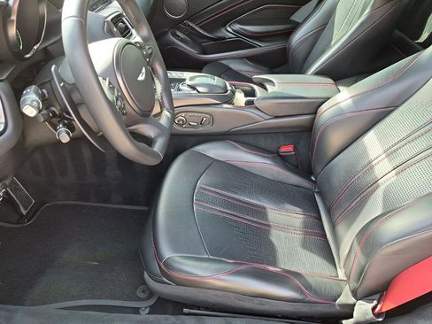 Used 2019 Aston Martin V8 Vantage Coupe image 23