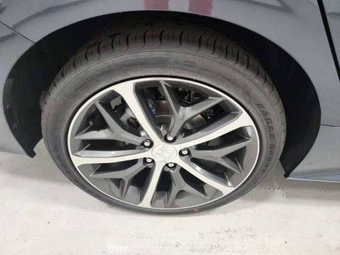 Used 2024 Honda Civic Touring image 9