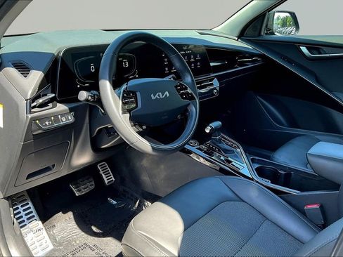 Used 2023 Kia Niro EX Touring image 17