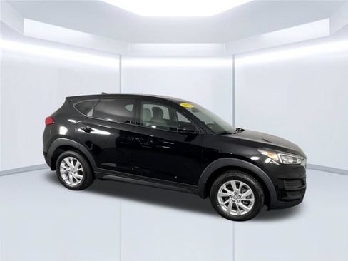 Used 2021 Hyundai Tucson SE FWD image 2