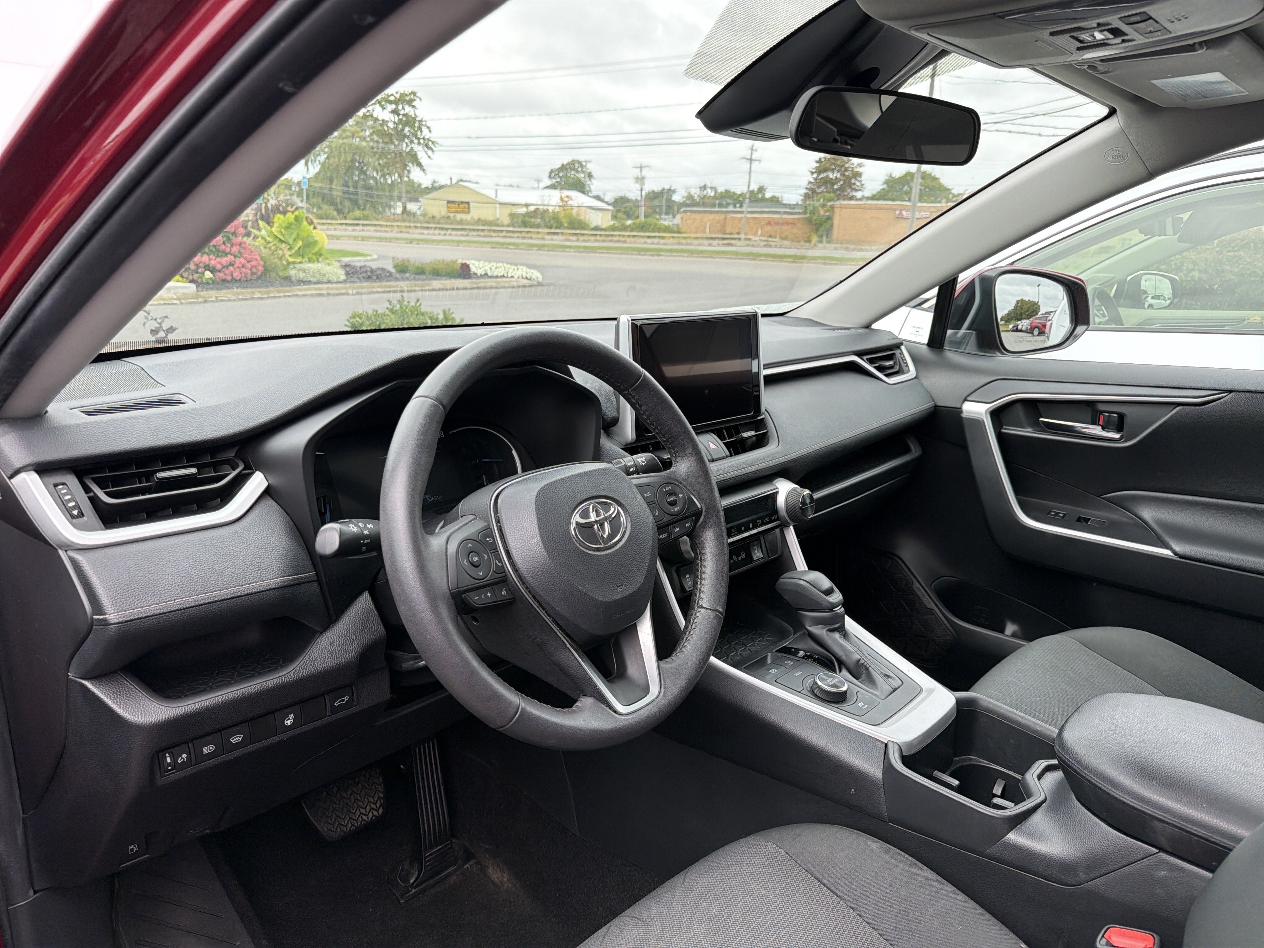 Used 2024 Toyota RAV4 XLE w/ Convenience Package AWD/4WD image 9