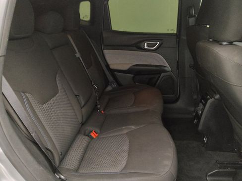 Used 2024 Jeep Compass Sport AWD/4WD image 19