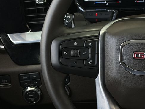 Used 2024 GMC Sierra 1500 SLT AWD/4WD image 16