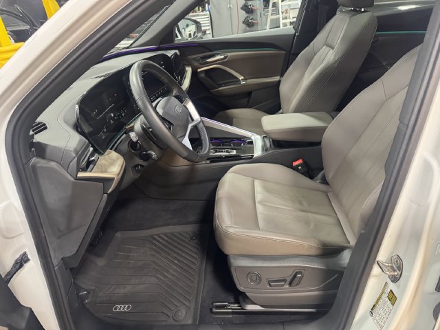 Used 2025 Audi Q5 Premium w/ Convenience Package AWD/4WD image 25