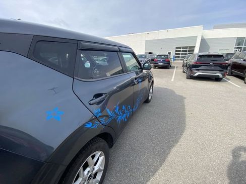 Used 2022 Kia Soul LX w/ Technology Package image 11