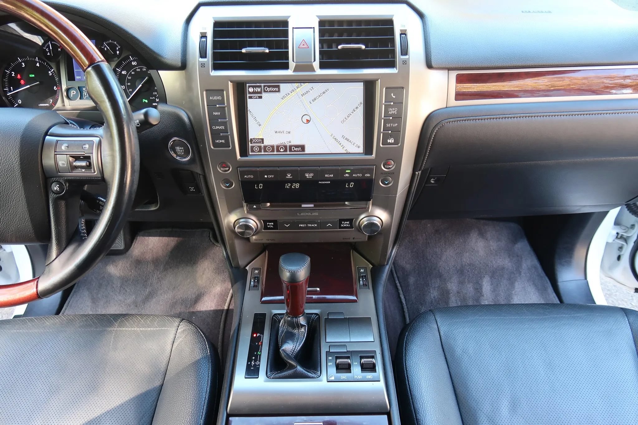 Used 2016 Lexus GX 460 w/ Premium Package AWD/4WD image 21