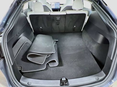 Used 2021 Tesla Model Y Long Range AWD/4WD image 27