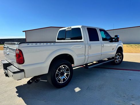Used 2015 Ford F250 Platinum w/ FX4 Off-Road Package AWD/4WD image 4
