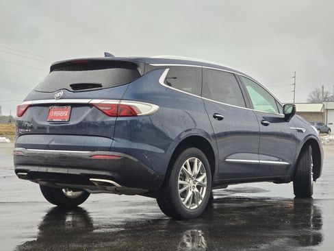 Used 2022 Buick Enclave Premium w/ Experience Buick Package image 28