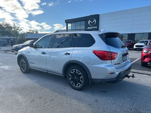 Used 2020 Nissan Pathfinder SL image 10