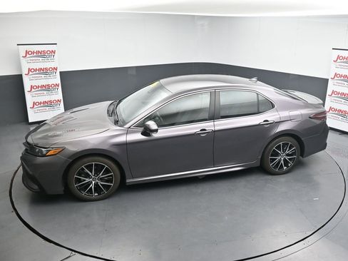 Used 2024 Toyota Camry SE FWD image 27