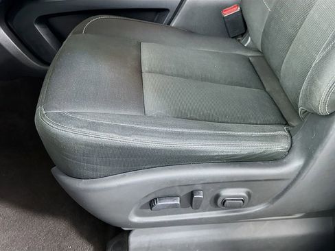 Used 2019 Nissan Titan SV w/ SV Convenience Package AWD/4WD image 20