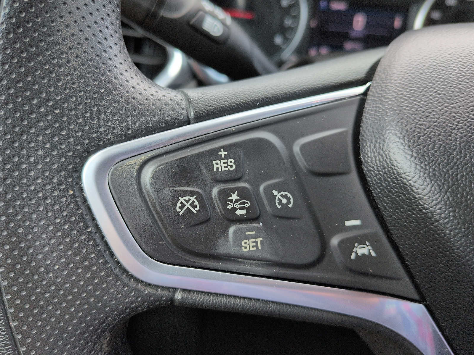Used 2022 Chevrolet Equinox LT FWD image 17
