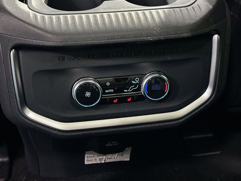 New 2026 Ford Expedition Platinum w/ Stealth Appearance Package image 32