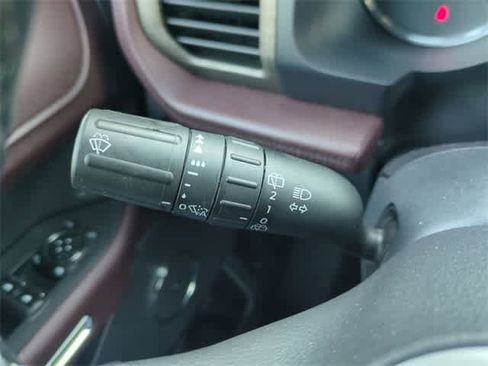 Used 2024 Ford Expedition Limited image 28