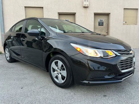 Used 2018 Chevrolet Cruze LS FWD image 13