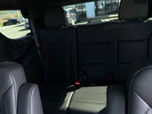 Used 2024 Chevrolet Tahoe Z71 w/ Luxury Package image 26