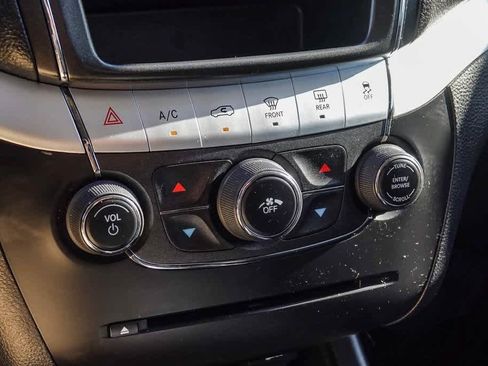 Used 2018 Dodge Journey SXT w/ Blacktop Package image 21