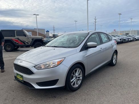 Used 2018 Ford Focus SE image 6
