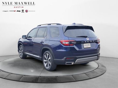 Used 2025 Honda Pilot Touring image 14