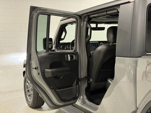 Used 2021 Jeep Gladiator Overland w/ Popular Equipment Package image 58