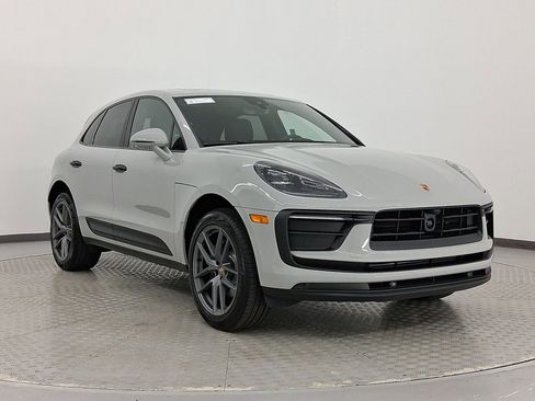 Used 2026 Porsche Macan image 7