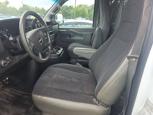 Used 2018 GMC Savana 2500 w/ Driver Convenience Package RWD image 3