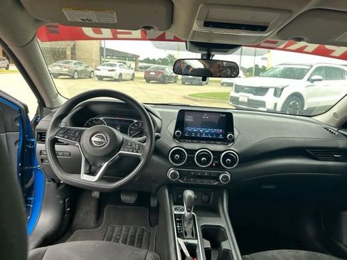 Used 2025 Nissan Sentra SV FWD image 33