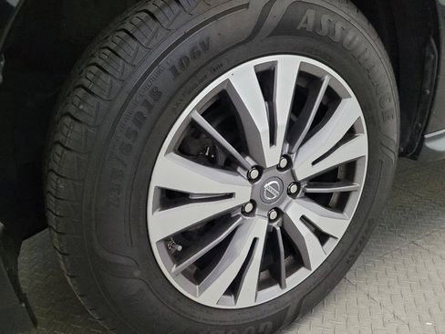 Used 2017 Nissan Pathfinder SV AWD/4WD image 31