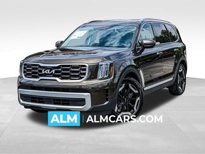 Used 2023 Kia Telluride S w/ S Sunroof Package