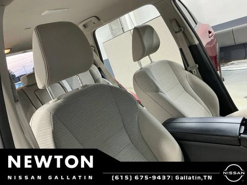 Used 2023 Nissan Rogue SV FWD image 13