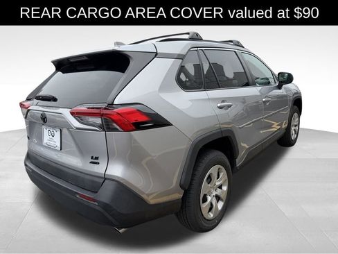 Used 2021 Toyota RAV4 LE image 8