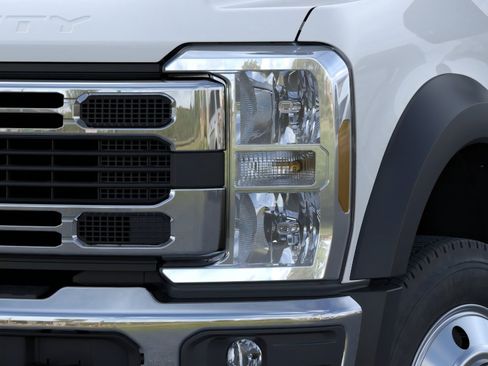 New 2026 Ford F550 4x4 Crew Cab w/ XLT Value Package image 18