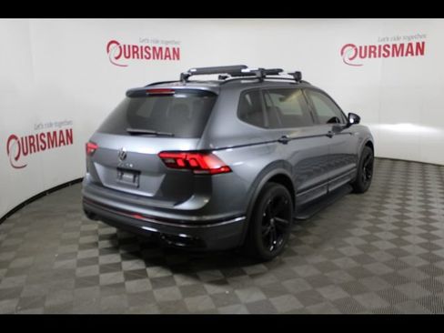 Used 2023 Volkswagen Tiguan SE R-Line AWD/4WD image 4