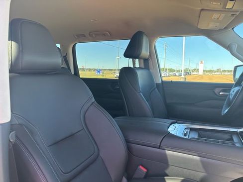 New 2026 Nissan Armada SV image 21