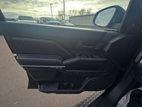 New 2025 Toyota 4Runner TRD Off-Road Premium image 29