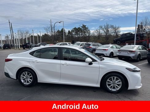 Used 2025 Toyota Camry LE image 8