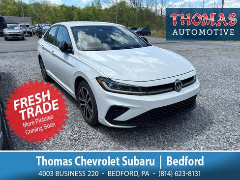Used 2025 Volkswagen Jetta Sport FWD image 1