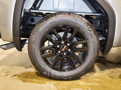 New 2026 GMC Sierra 1500 Elevation image 29