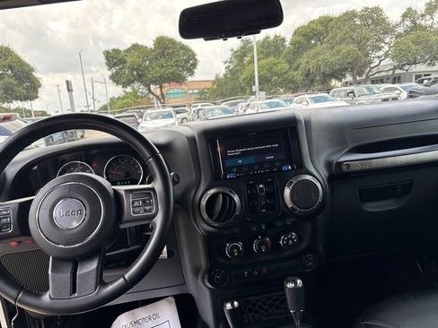 Used 2017 Jeep Wrangler Unlimited Sport w/ Quick Order Package 24S AWD/4WD image 15