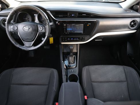 Used 2017 Toyota Corolla iM image 2